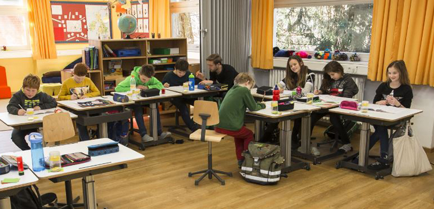 SZ Bildung - Lanheim Schondorf Klassenzimmer.jpg            